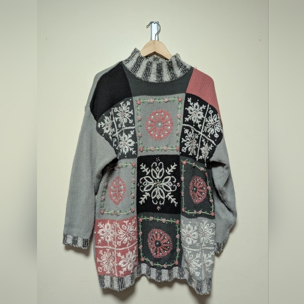 Maggie Lawrence Multicolor Sweater knit/embroidered size large